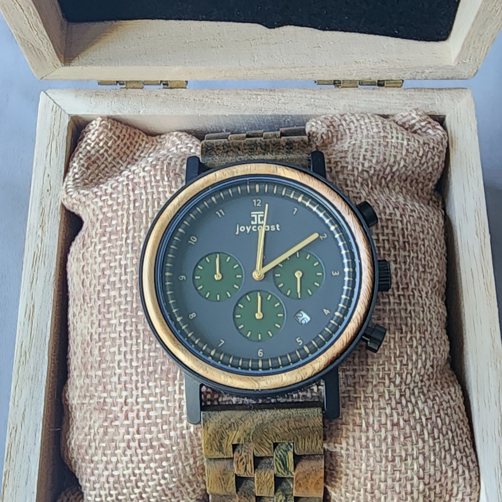 Crest Men's Black and Green Chronograph Watch